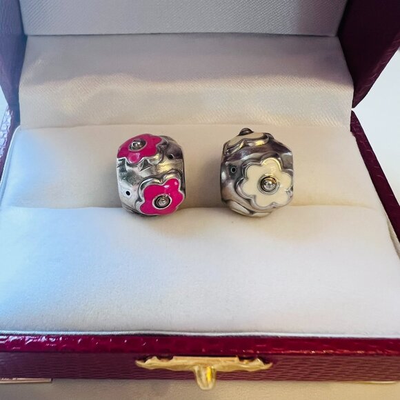 Set of Eight Assorted Bracelet Charms - some Hallmarked .925 - Picture 9 of 10